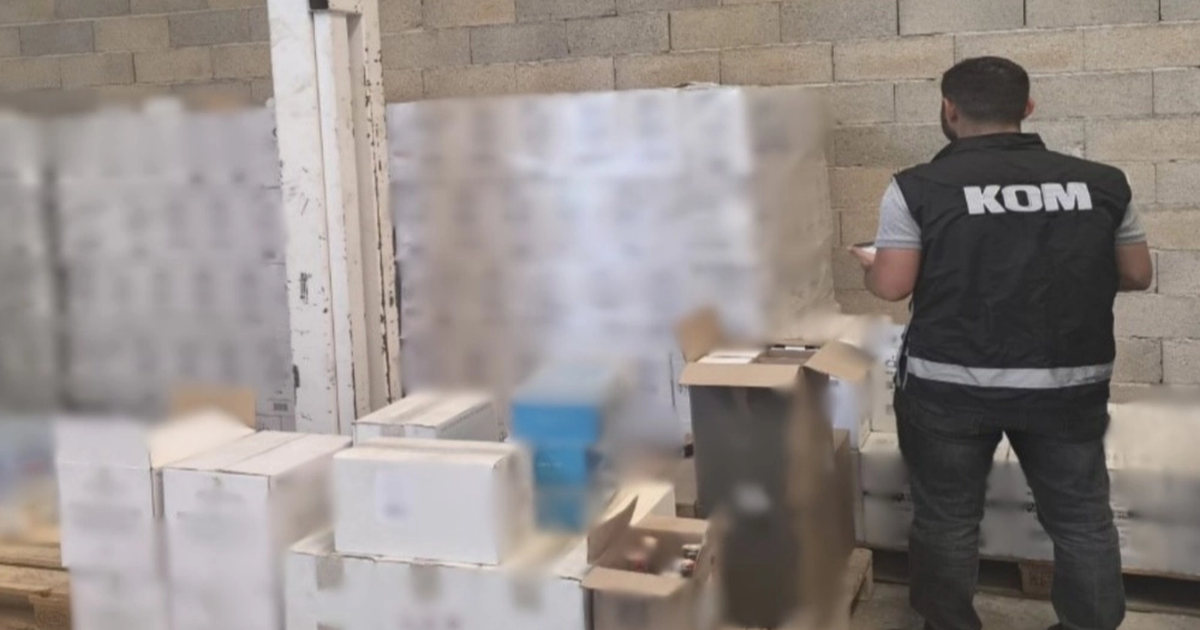 Antalyada binlerce kacak icki ve tutun urunu ele gecirildi JZJyNv8t