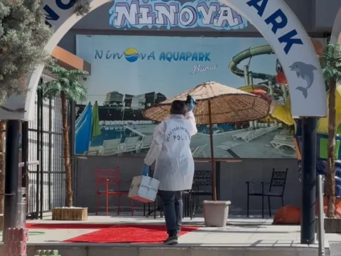 Aquaparkta 10 metrelik kaydiraktan dustu 16 yasindaki havuz gorevlisi agir yaralandi PRfDdULy