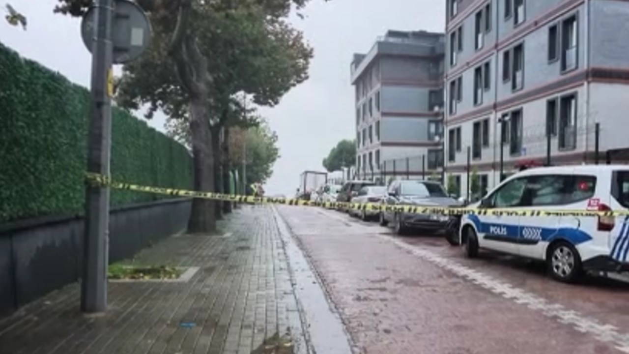 İstanbul Avcılar’da Okul Önünde Kavga: Bekçi, Veliyi Silahla Yaraladı